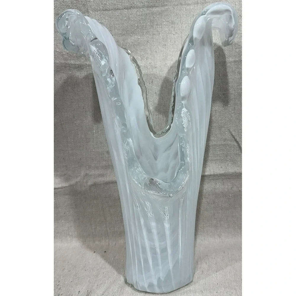 Vintage White Opalescent Hand Blown Glass Pulled Feather Art Vase 10.5